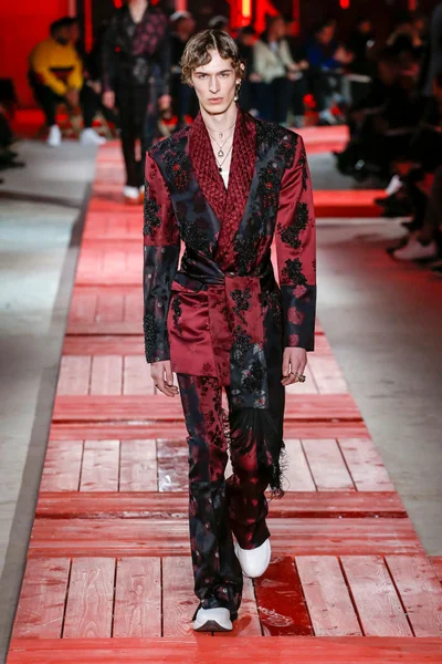 Look 35